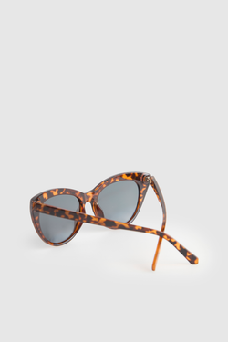 Classic Cat Eye Sunglasses